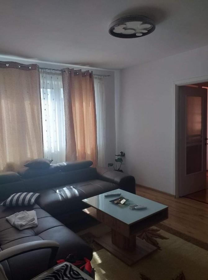 Apartament Cu Regim Hotelier In Dr.Tr. Severin Дробета-Турну-Северин Экстерьер фото
